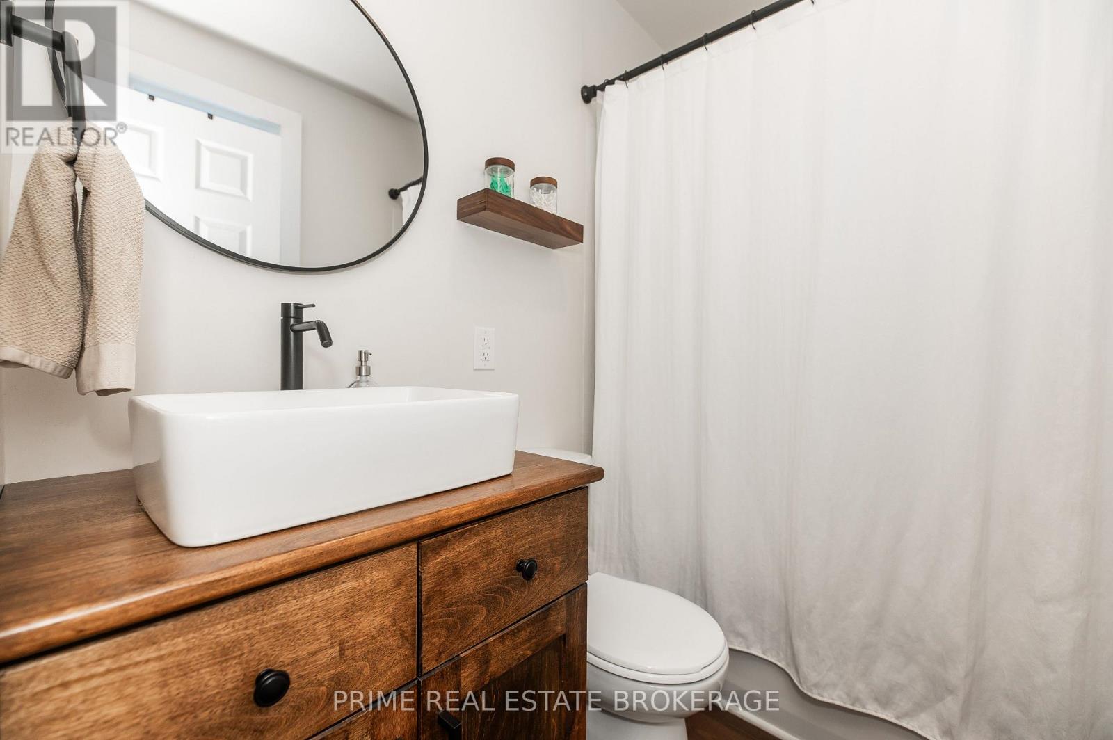 8 Pine Street, St. Thomas, Ontario  N5R 1L9 - Photo 23 - X13755826