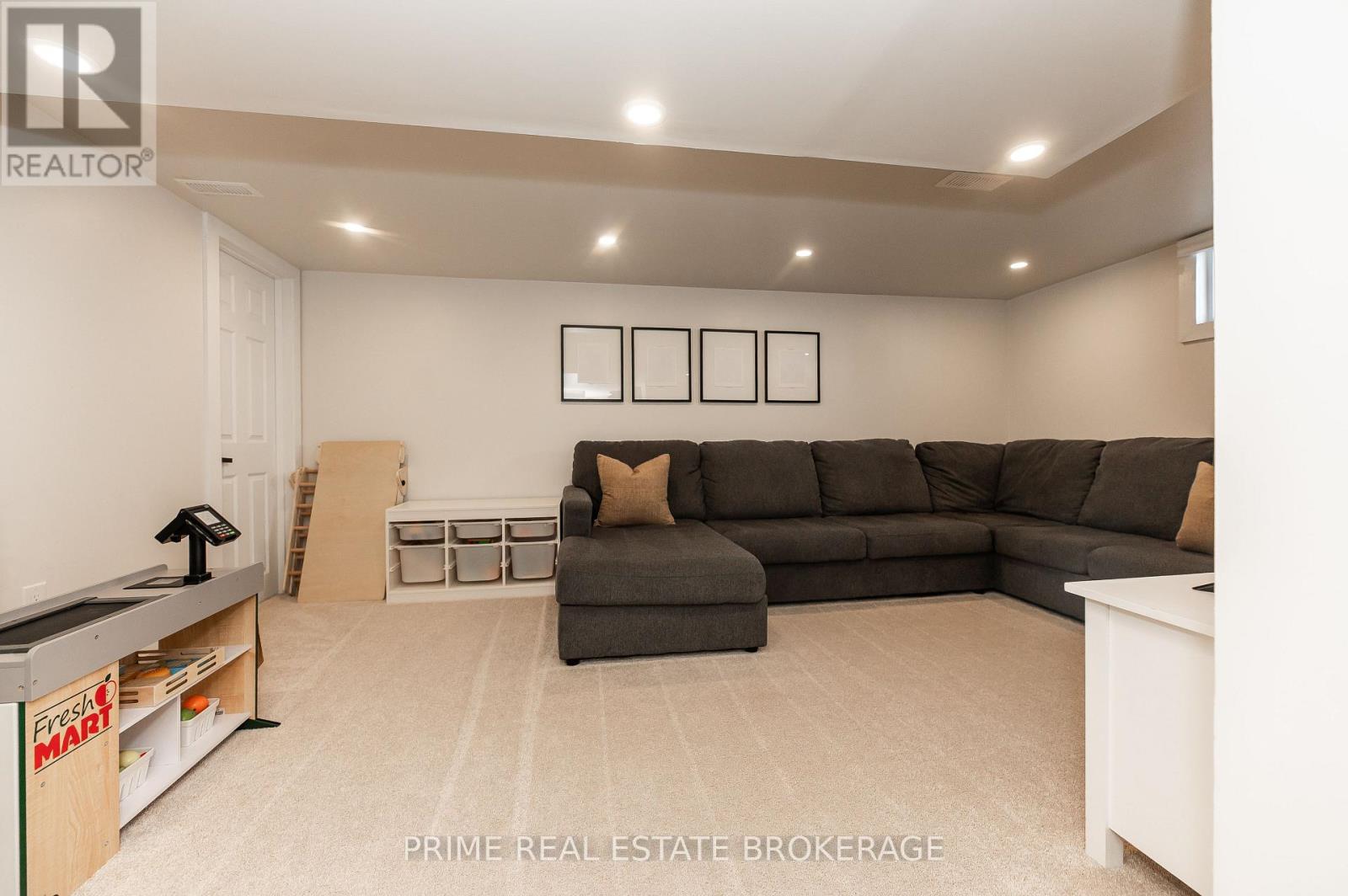 8 Pine Street, St. Thomas, Ontario  N5R 1L9 - Photo 33 - X13755826