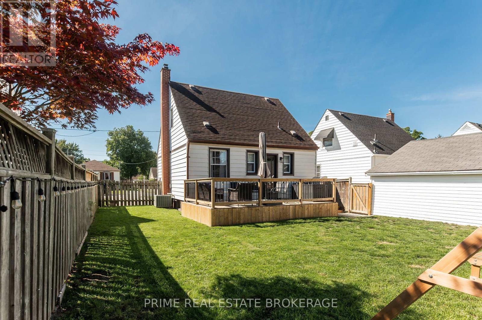 8 Pine Street, St. Thomas, Ontario  N5R 1L9 - Photo 9 - X13755826