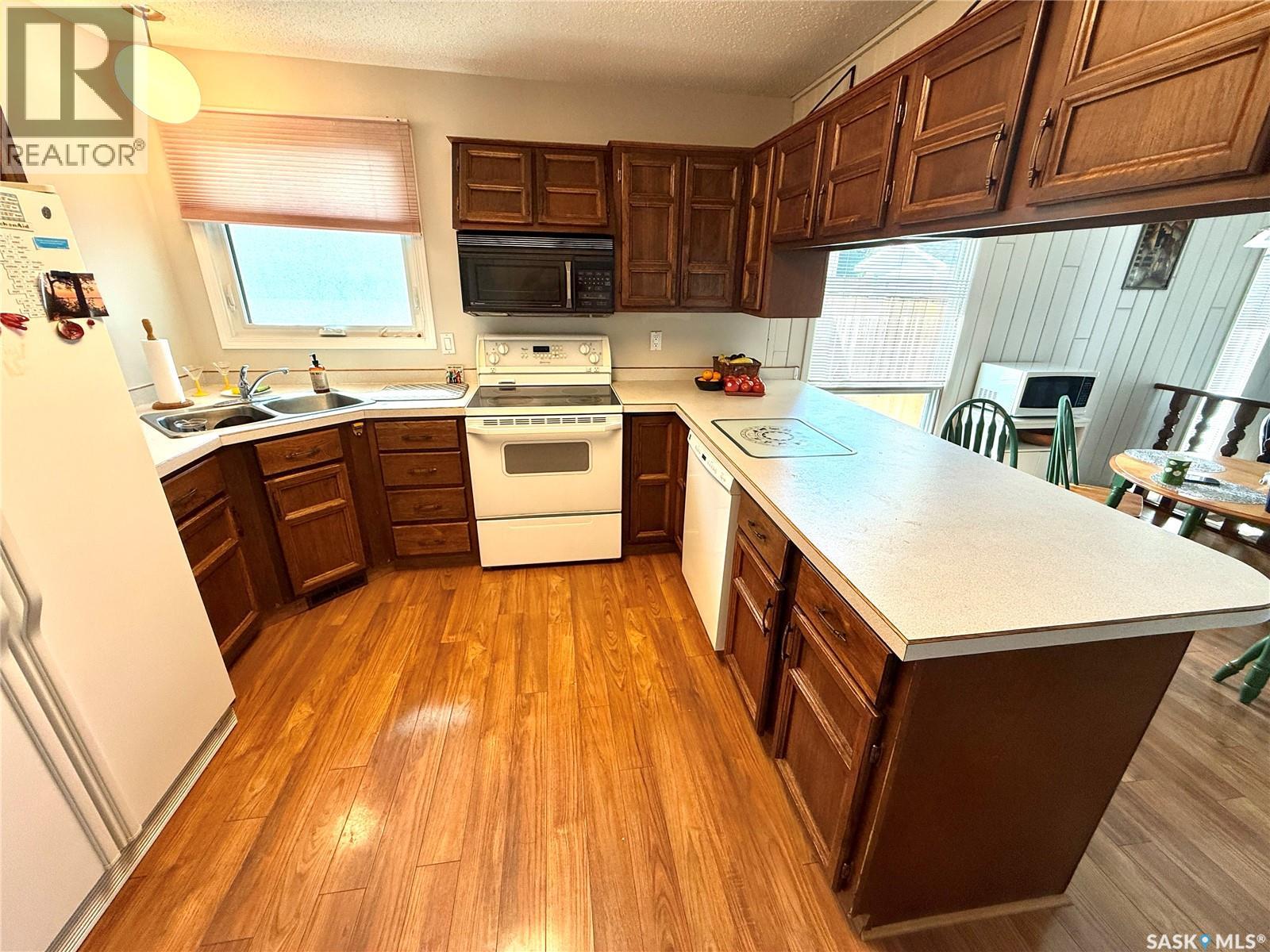 1711 93rd Street, North Battleford, Saskatchewan  S9A 0C7 - Photo 11 - SK047739