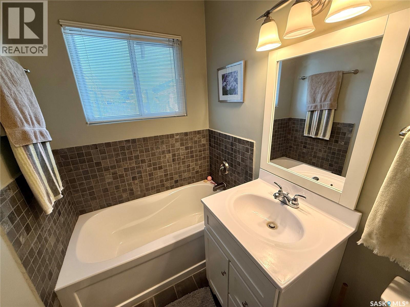 1711 93rd Street, North Battleford, Saskatchewan  S9A 0C7 - Photo 15 - SK047739