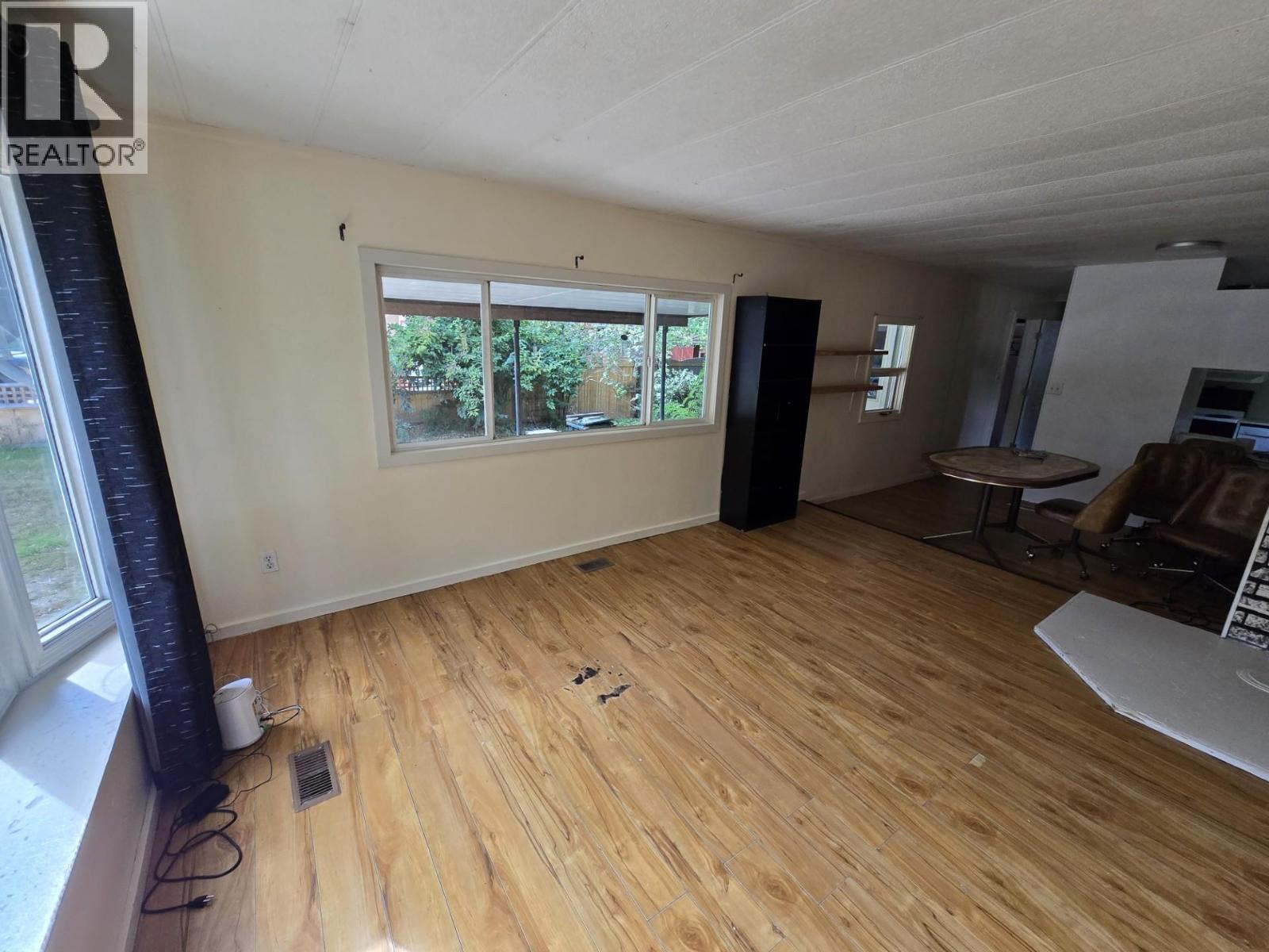 300 3rd Avenue, Castlegar, British Columbia V1N 2A6 - Photo 11 - 10384861