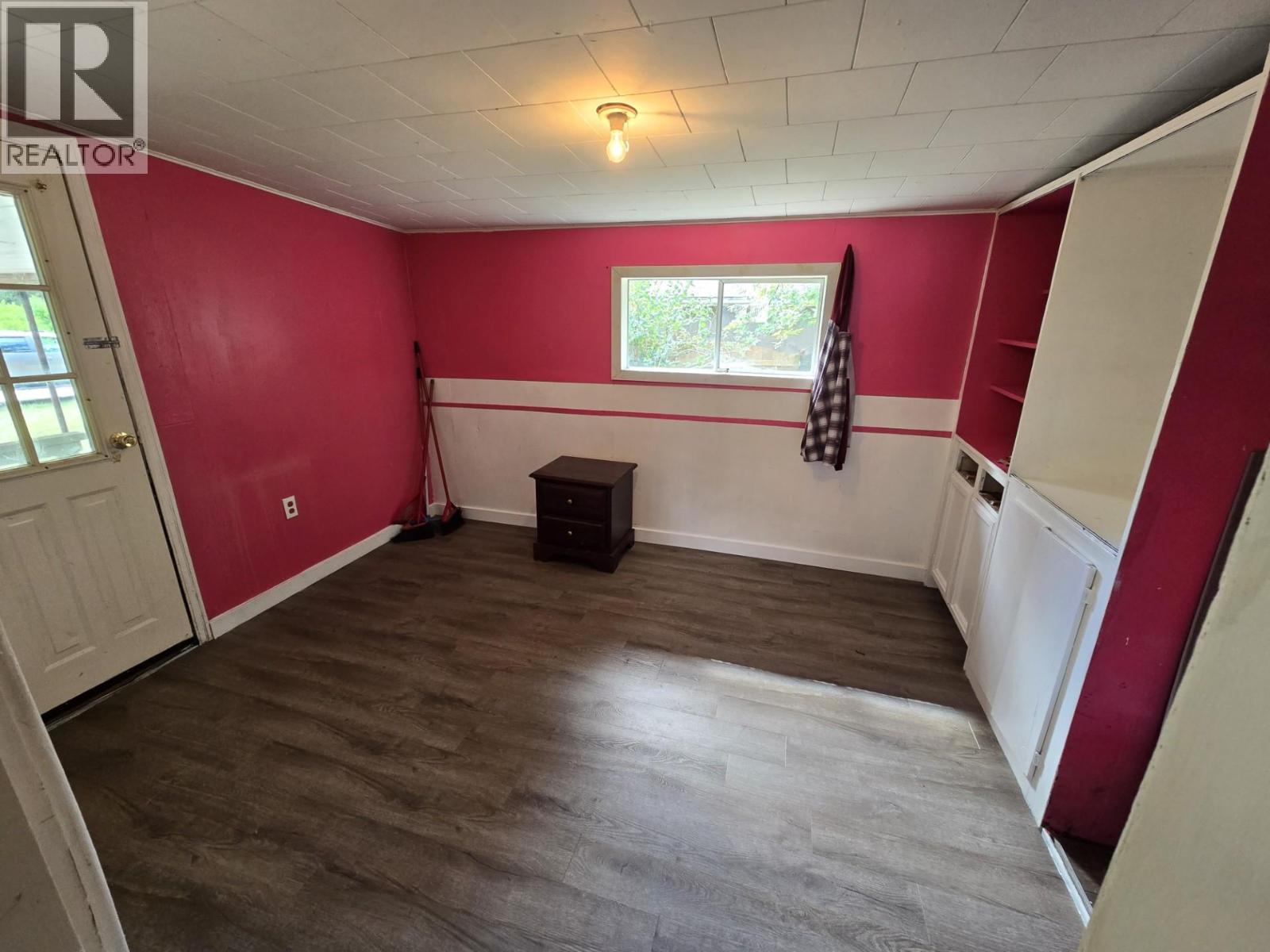 300 3rd Avenue, Castlegar, British Columbia V1N 2A6 - Photo 8 - 10384861