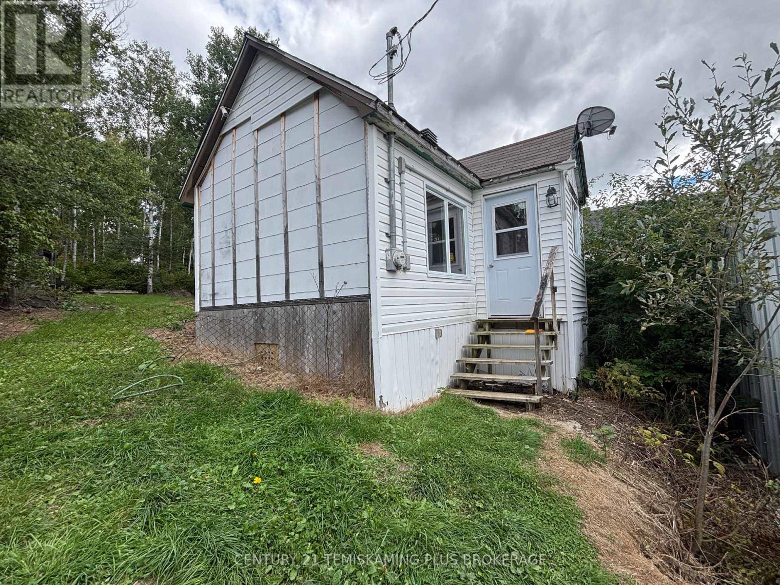 14 DAY AVENUE, Kirkland Lake, Ontario