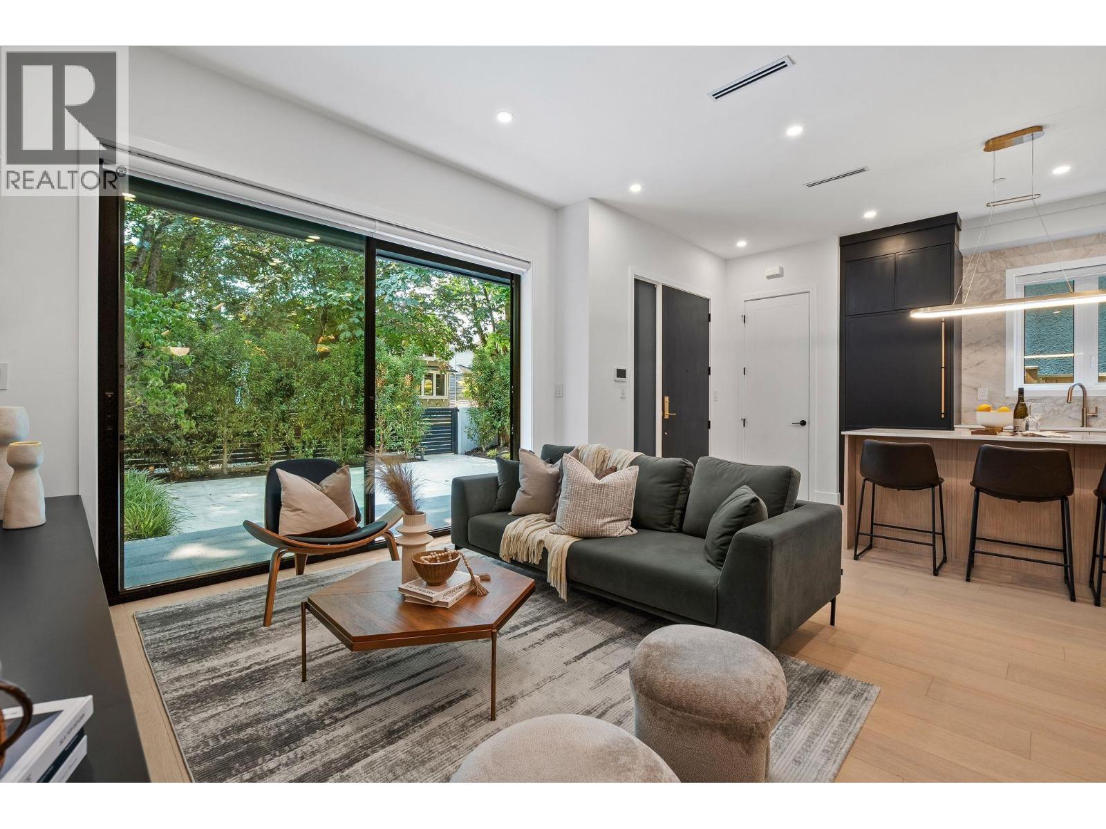 1 3255 W 13th Avenue, Vancouver, British Columbia  V6K 2V6 - Photo 11 - R3162239