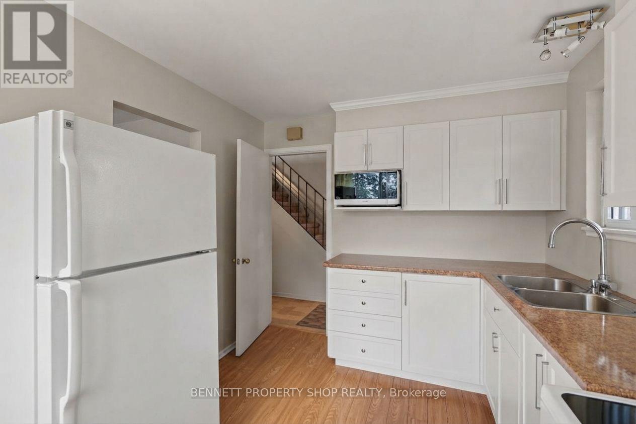 1 - 837 Eastvale Drive, Ottawa, Ontario  K1J 7T5 - Photo 4 - X13756070