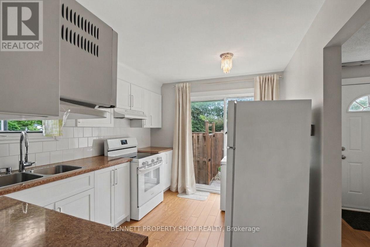 1 - 837 Eastvale Drive, Ottawa, Ontario  K1J 7T5 - Photo 5 - X13756070
