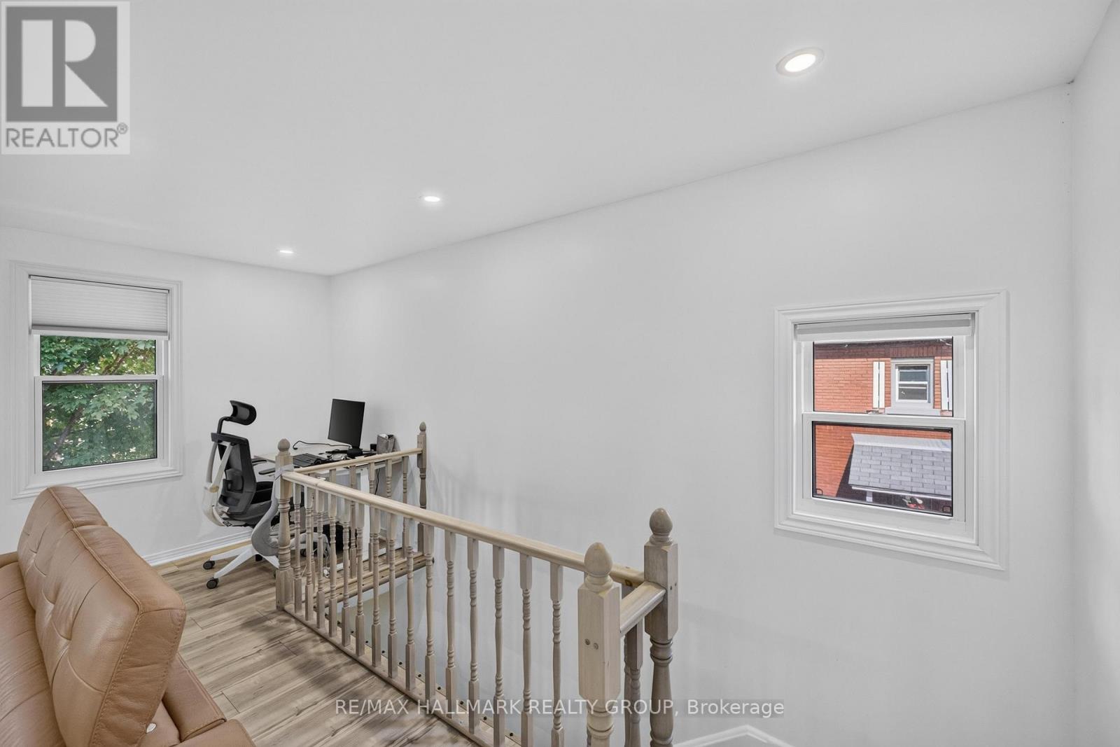 2 - 297 Royal Avenue, Ottawa, Ontario  K2A 1T6 - Photo 4 - X13756088
