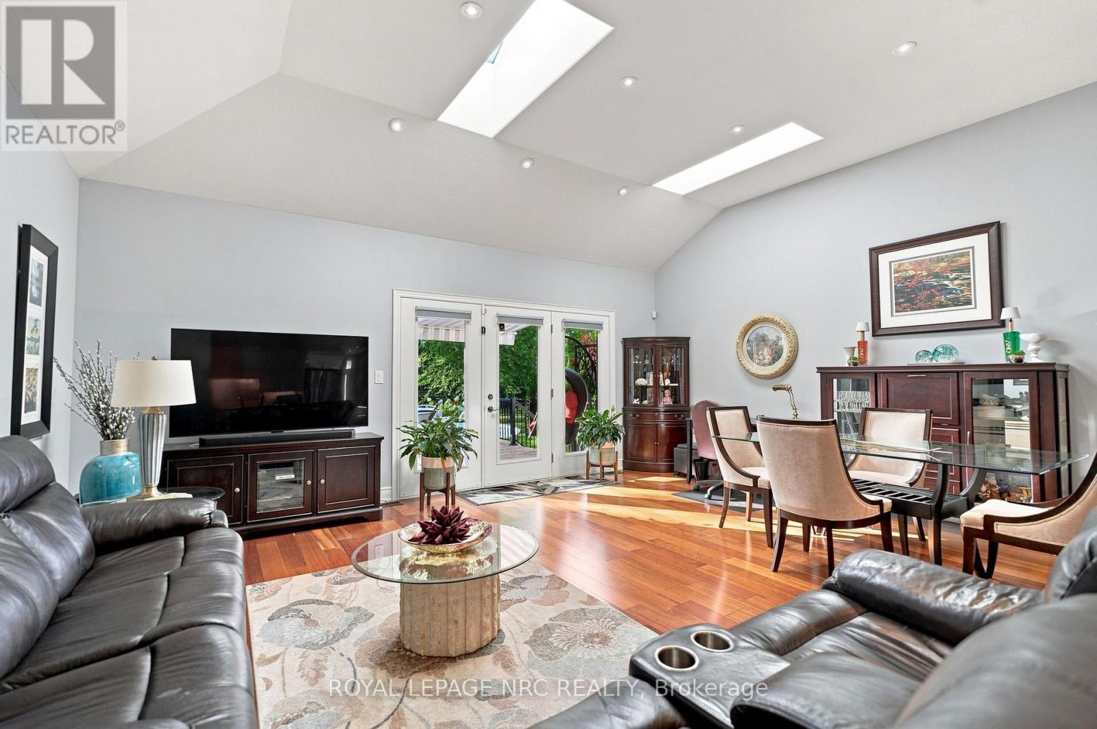 19 Stoneridge Crescent, Niagara-On-The-Lake, Ontario  L0S 1J1 - Photo 13 - X13756054