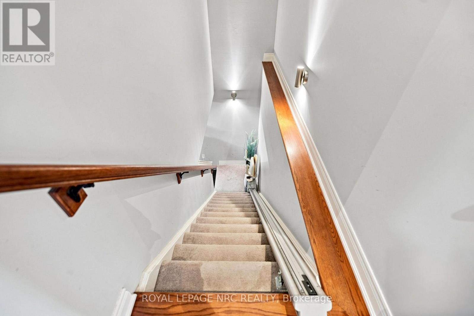 19 Stoneridge Crescent, Niagara-On-The-Lake, Ontario  L0S 1J1 - Photo 29 - X13756054