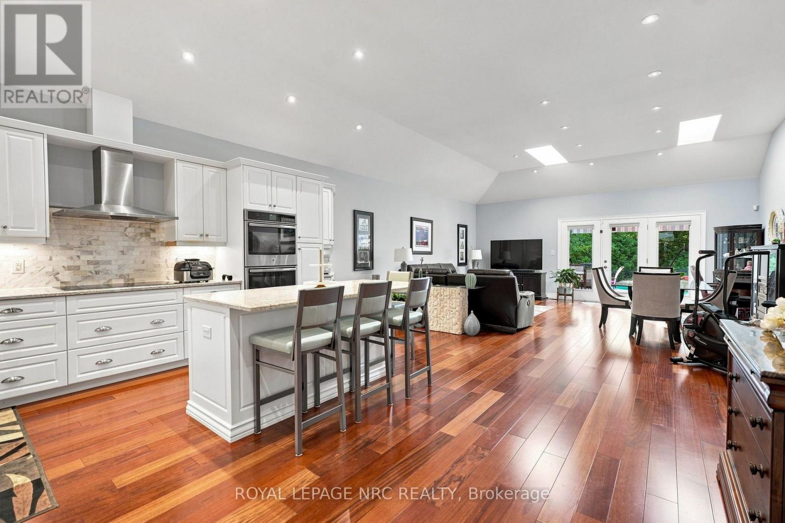 19 Stoneridge Crescent, Niagara-On-The-Lake, Ontario  L0S 1J1 - Photo 6 - X13756054