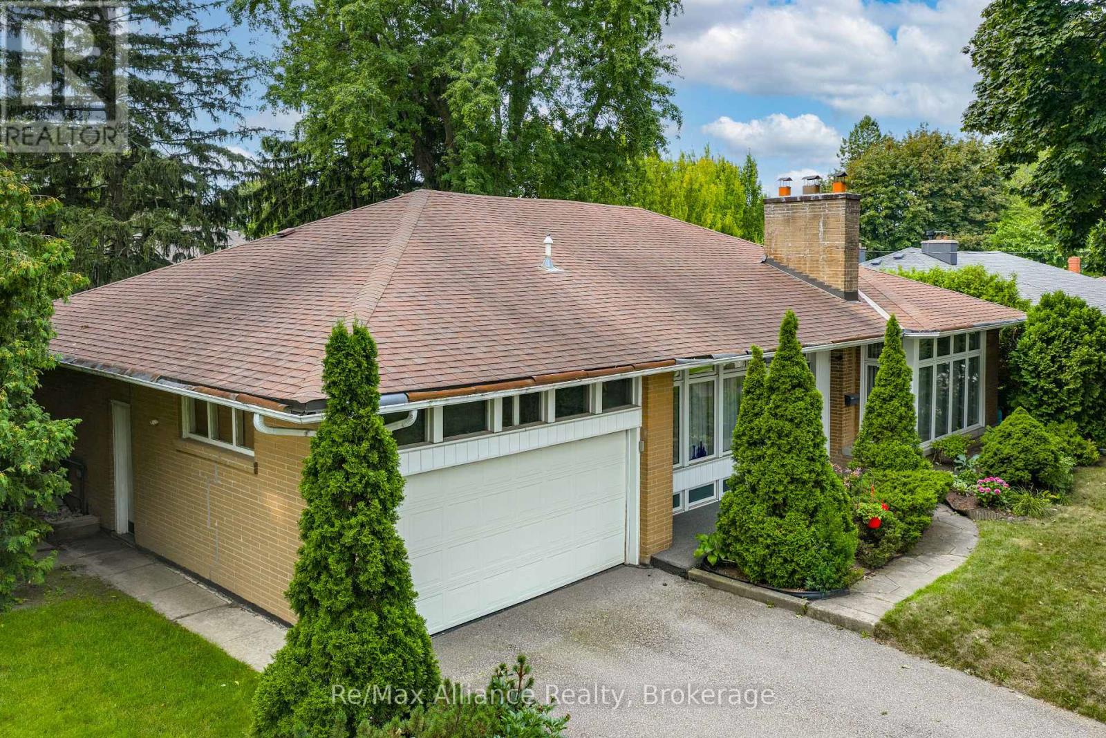 410 THE KINGSWAY, Toronto, Ontario