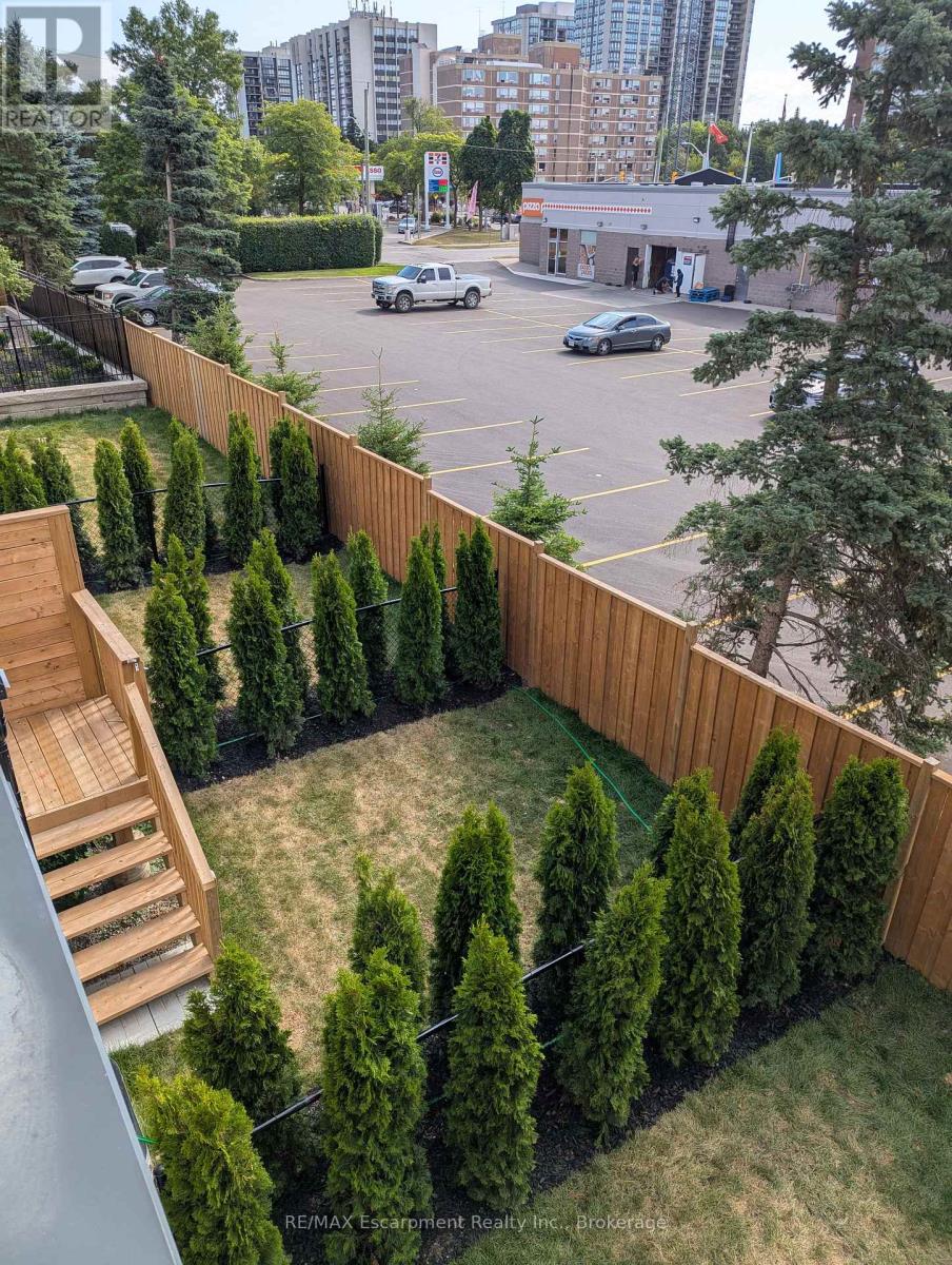4 - 138 East Street, Oakville, Ontario  L6L 0H9 - Photo 11 - W13755920