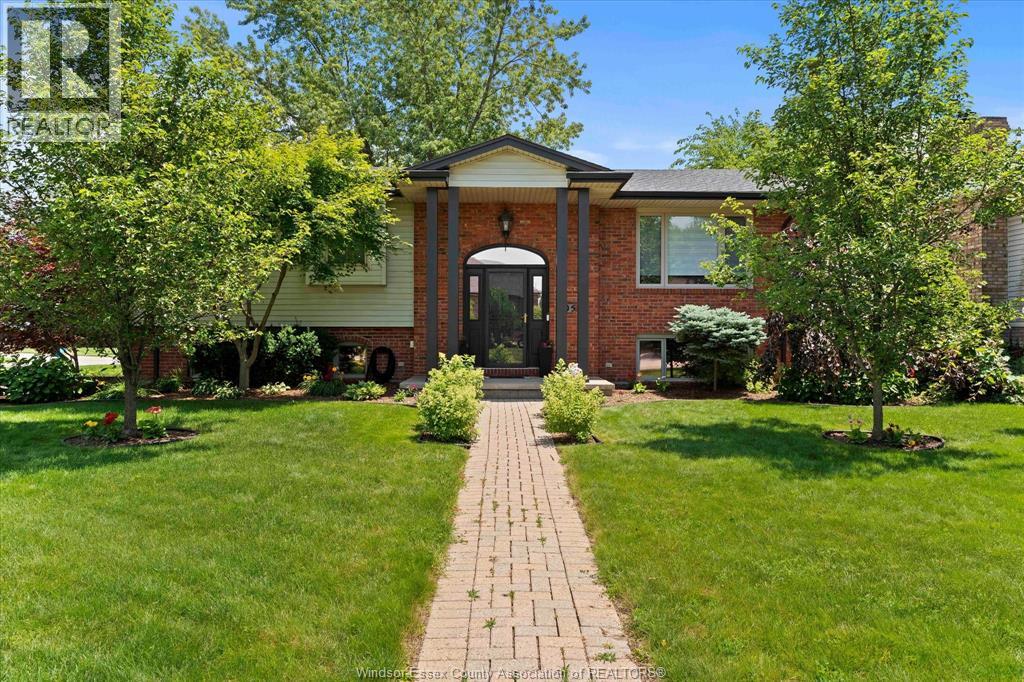 405 STATE STREET, LaSalle, Ontario
