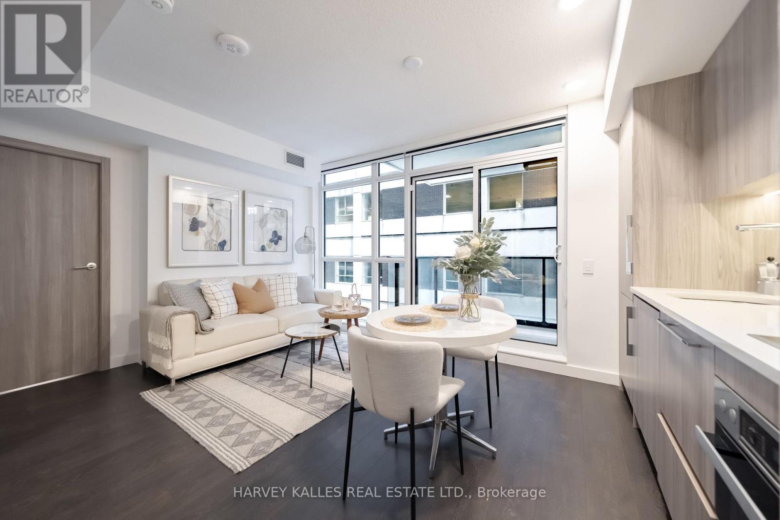 710 - 38 Widmer Street, Toronto, Ontario  M5V 2E9 - Photo 2 - C13755800