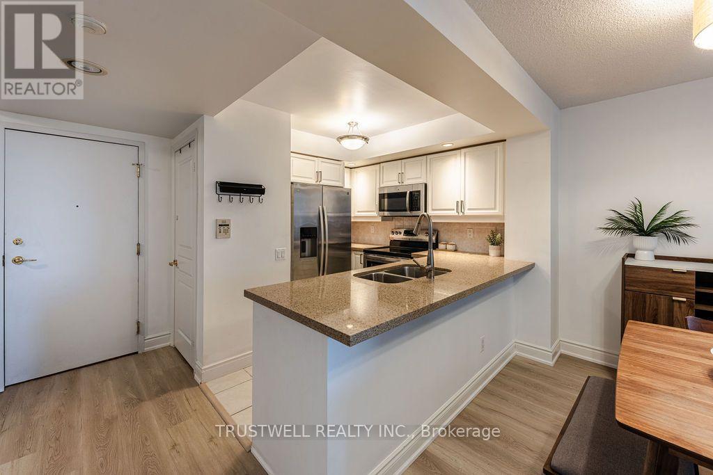 708 - 5 Northtown Way, Toronto, Ontario  M2N 7A1 - Photo 5 - C13755896