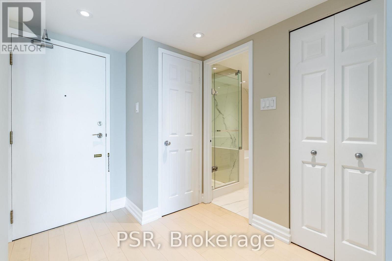 1209 - 77 Harbour Square, Toronto, Ontario  M5J 2S2 - Photo 1 - C13755944