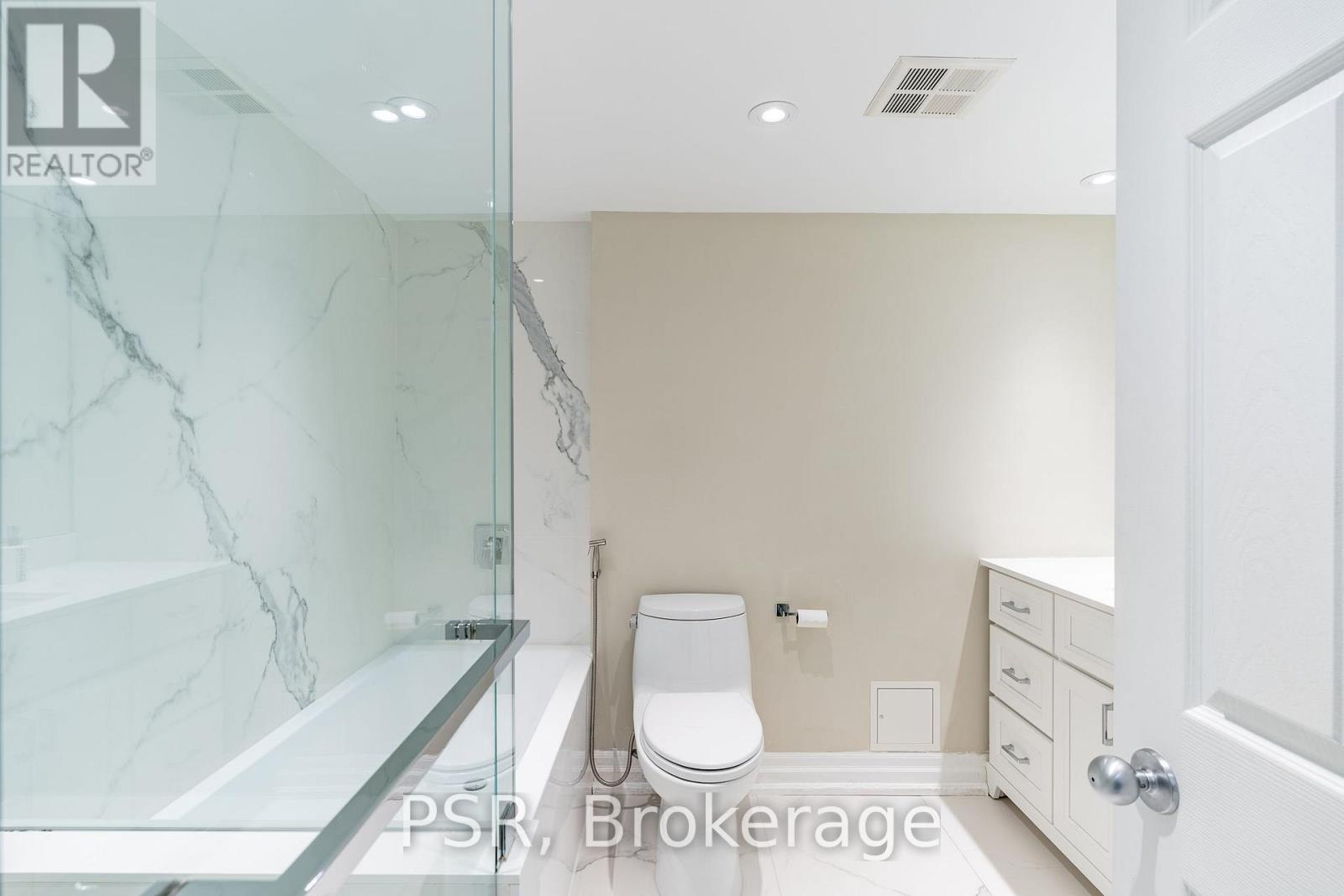 1209 - 77 Harbour Square, Toronto, Ontario  M5J 2S2 - Photo 17 - C13755944