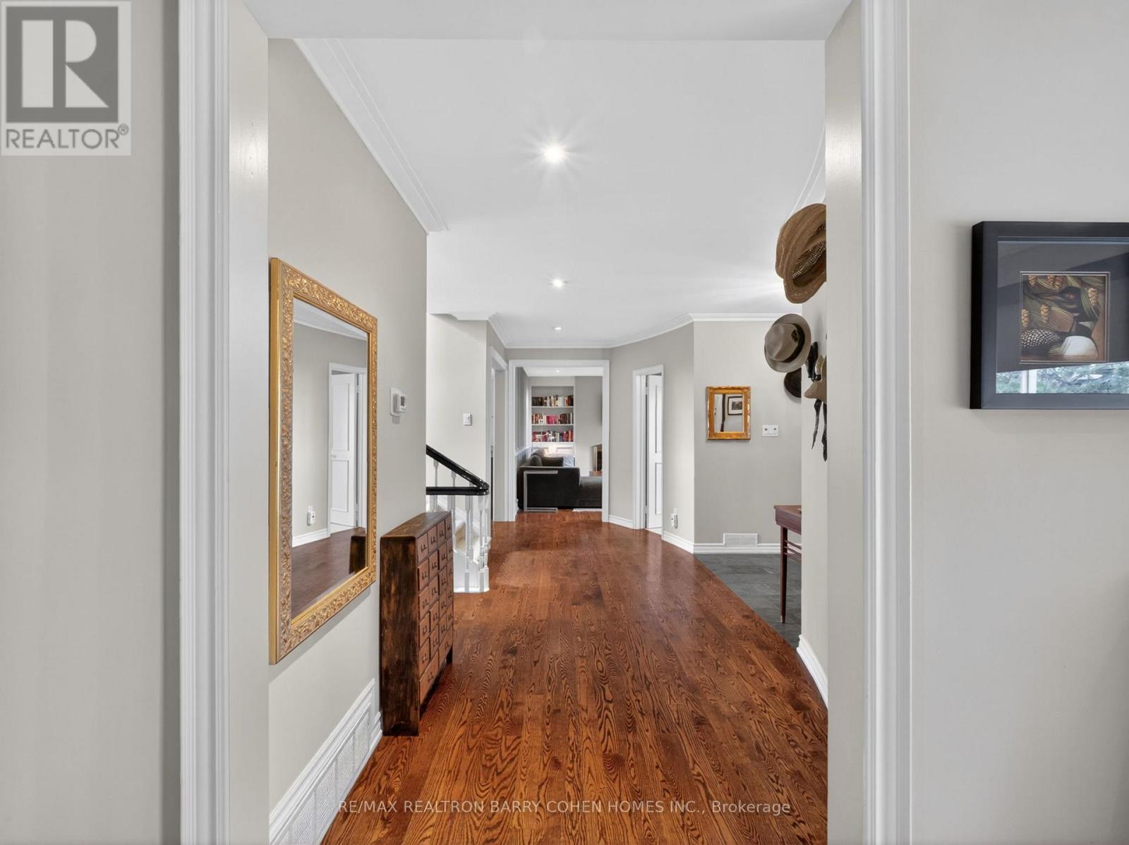 19 Saintfield Avenue, Toronto, Ontario  M3C 2M4 - Photo 4 - C13756022