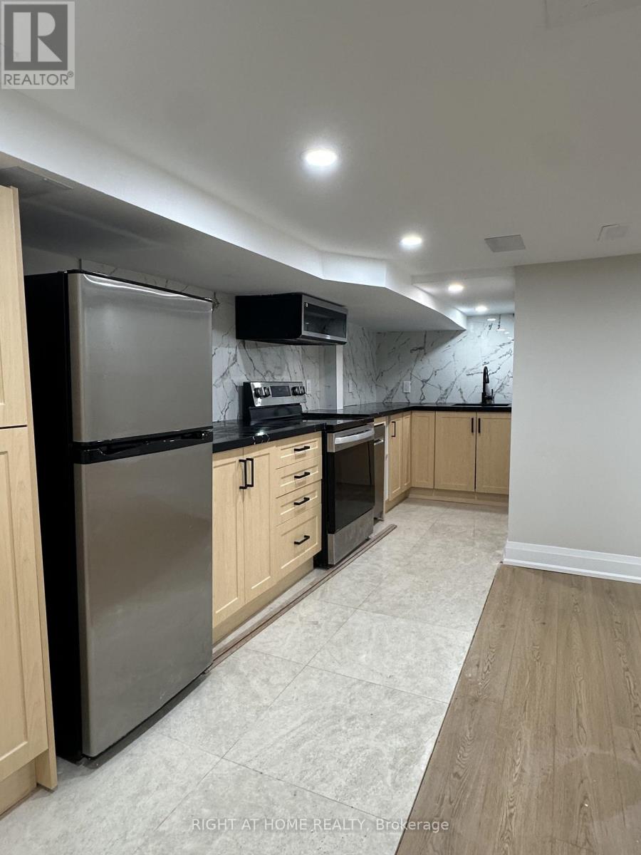 16 Glenside Avenue, Toronto, Ontario  M4L 2T5 - Photo 2 - E13755844