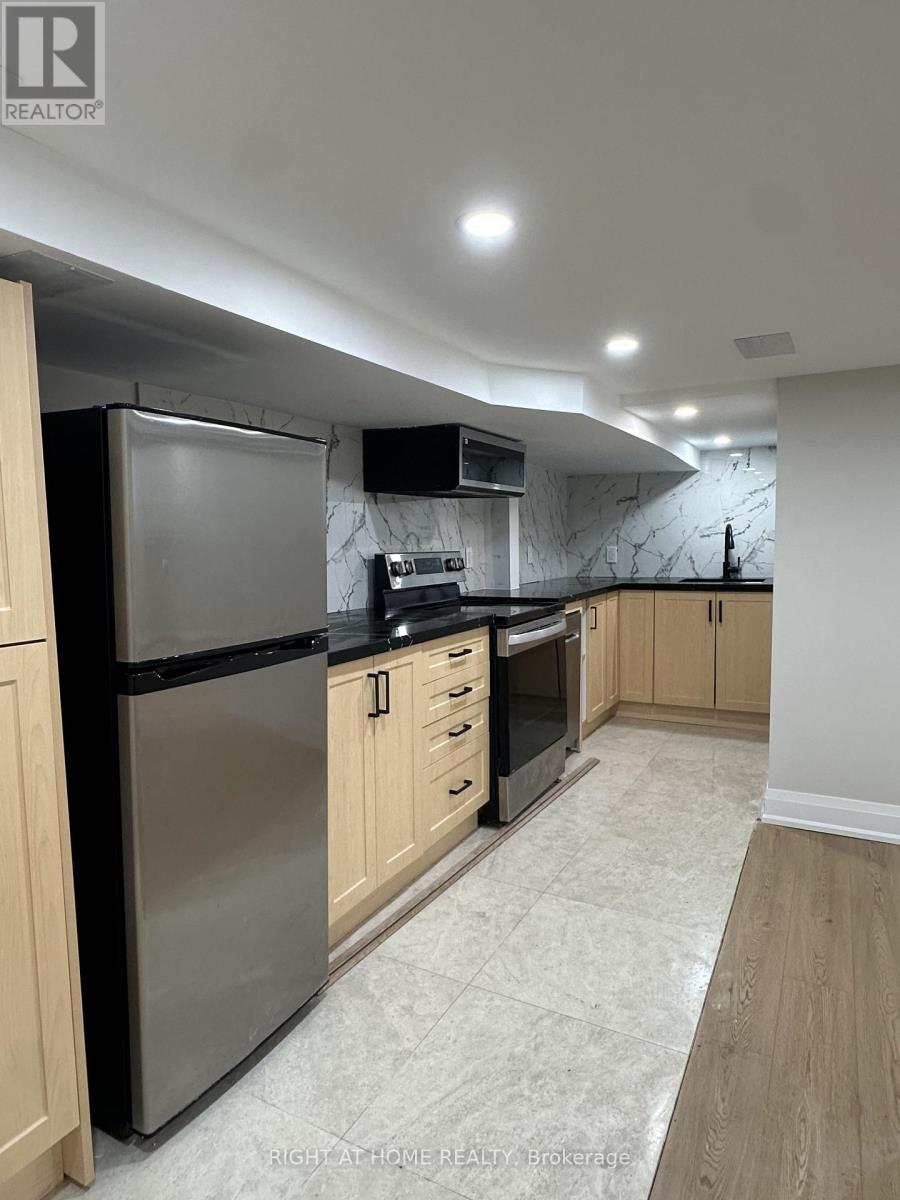 16 Glenside Avenue, Toronto, Ontario  M4L 2T5 - Photo 3 - E13755844