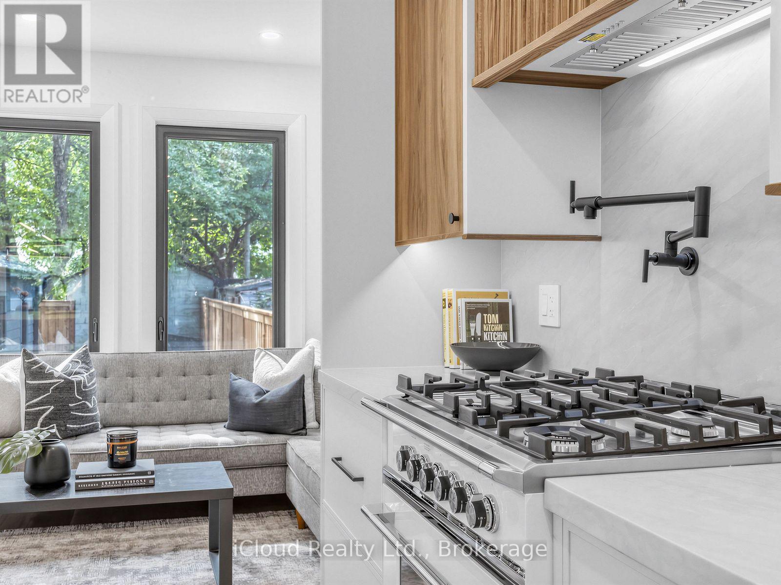 96 Woodycrest Avenue, Toronto, Ontario  M4J 3A9 - Photo 15 - E13755854