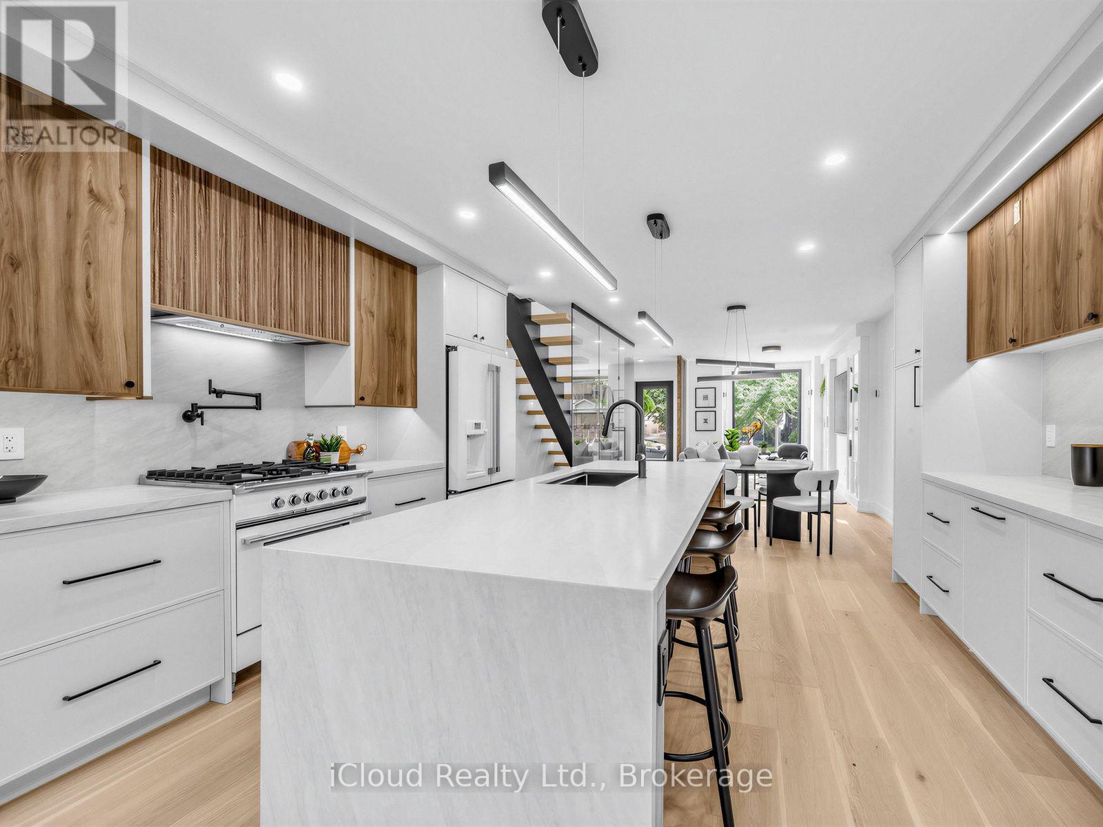 96 Woodycrest Avenue, Toronto, Ontario  M4J 3A9 - Photo 17 - E13755854
