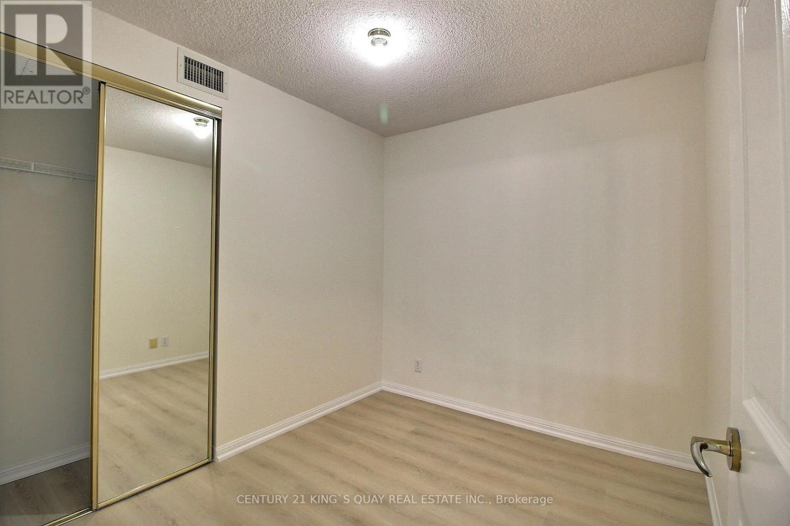 1701 - 8 Lee Centre Drive, Toronto, Ontario  M1H 3H8 - Photo 9 - E13755884
