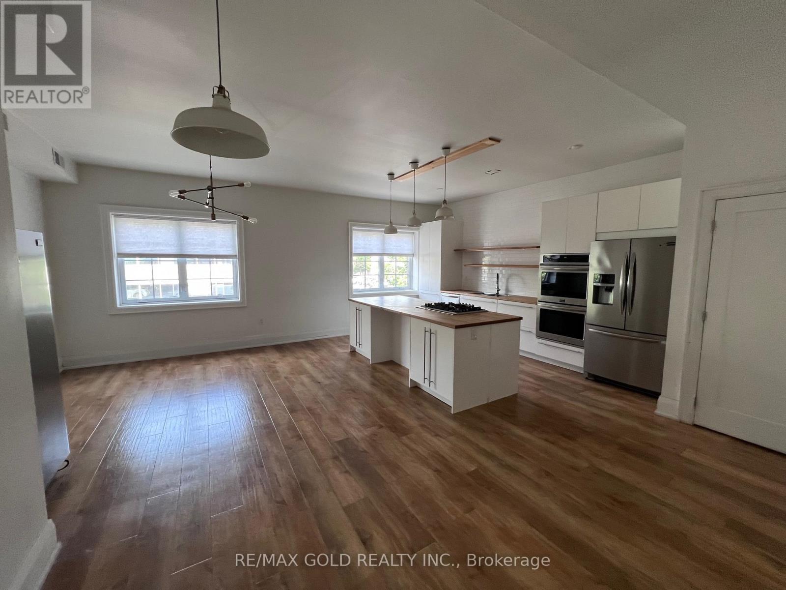 Studio - 2215 Danforth Avenue, Toronto, Ontario  M4C 1K4 - Photo 3 - E13755928