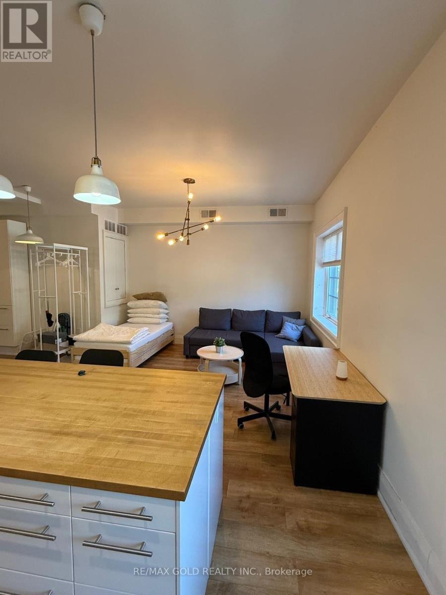 Studio - 2215 Danforth Avenue, Toronto, Ontario  M4C 1K4 - Photo 5 - E13755928