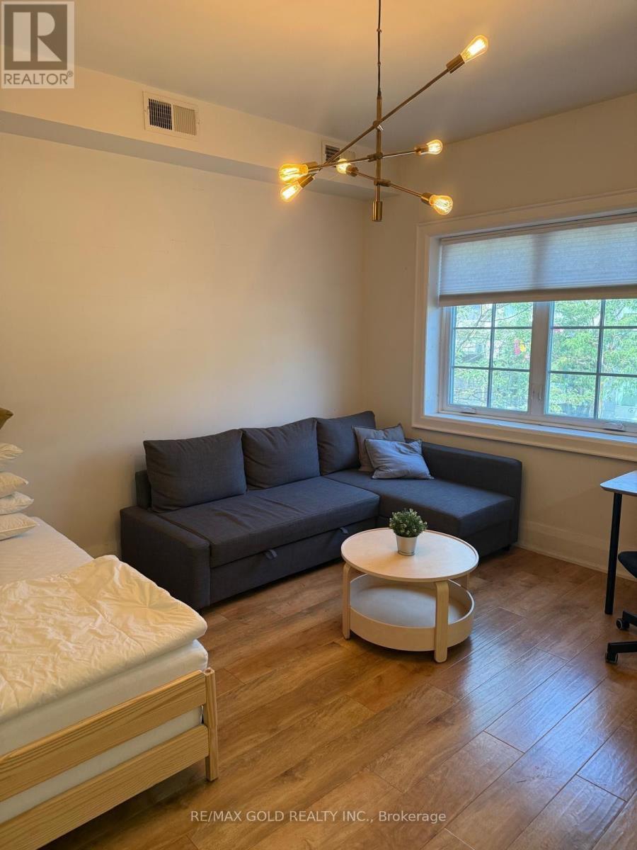 Studio - 2215 Danforth Avenue, Toronto, Ontario  M4C 1K4 - Photo 6 - E13755928