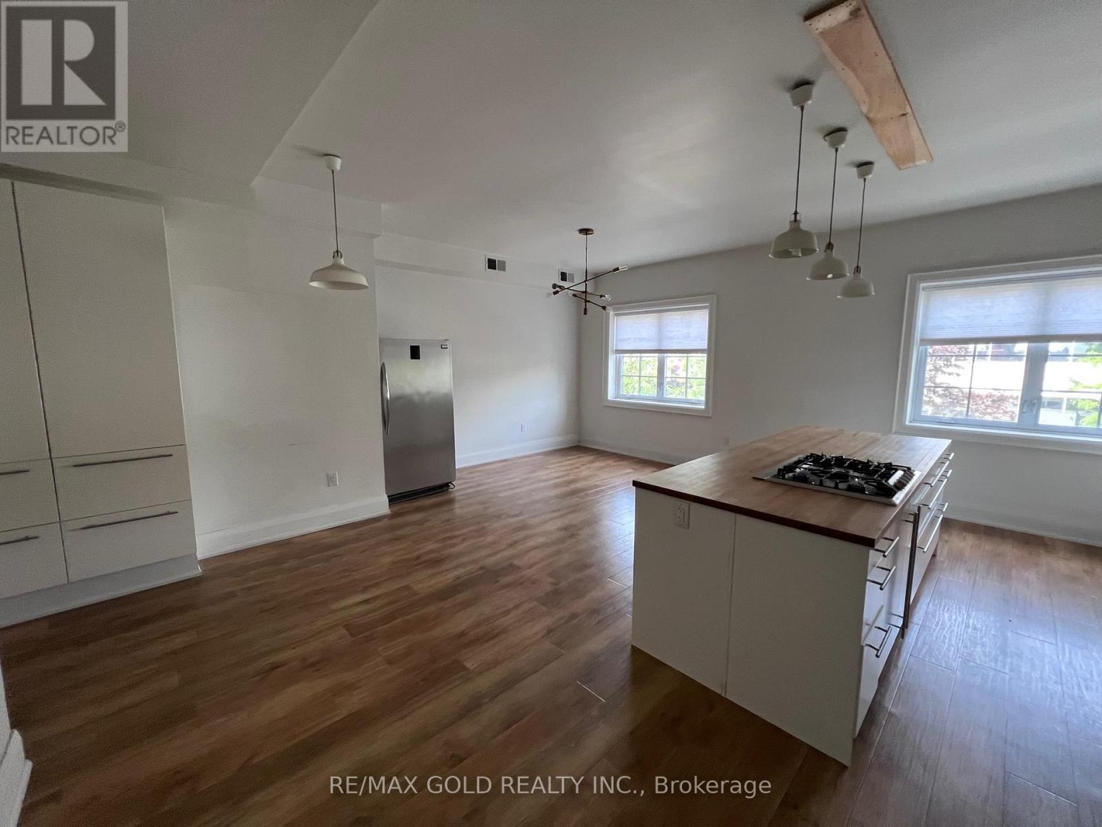 Studio - 2215 Danforth Avenue, Toronto, Ontario  M4C 1K4 - Photo 7 - E13755928
