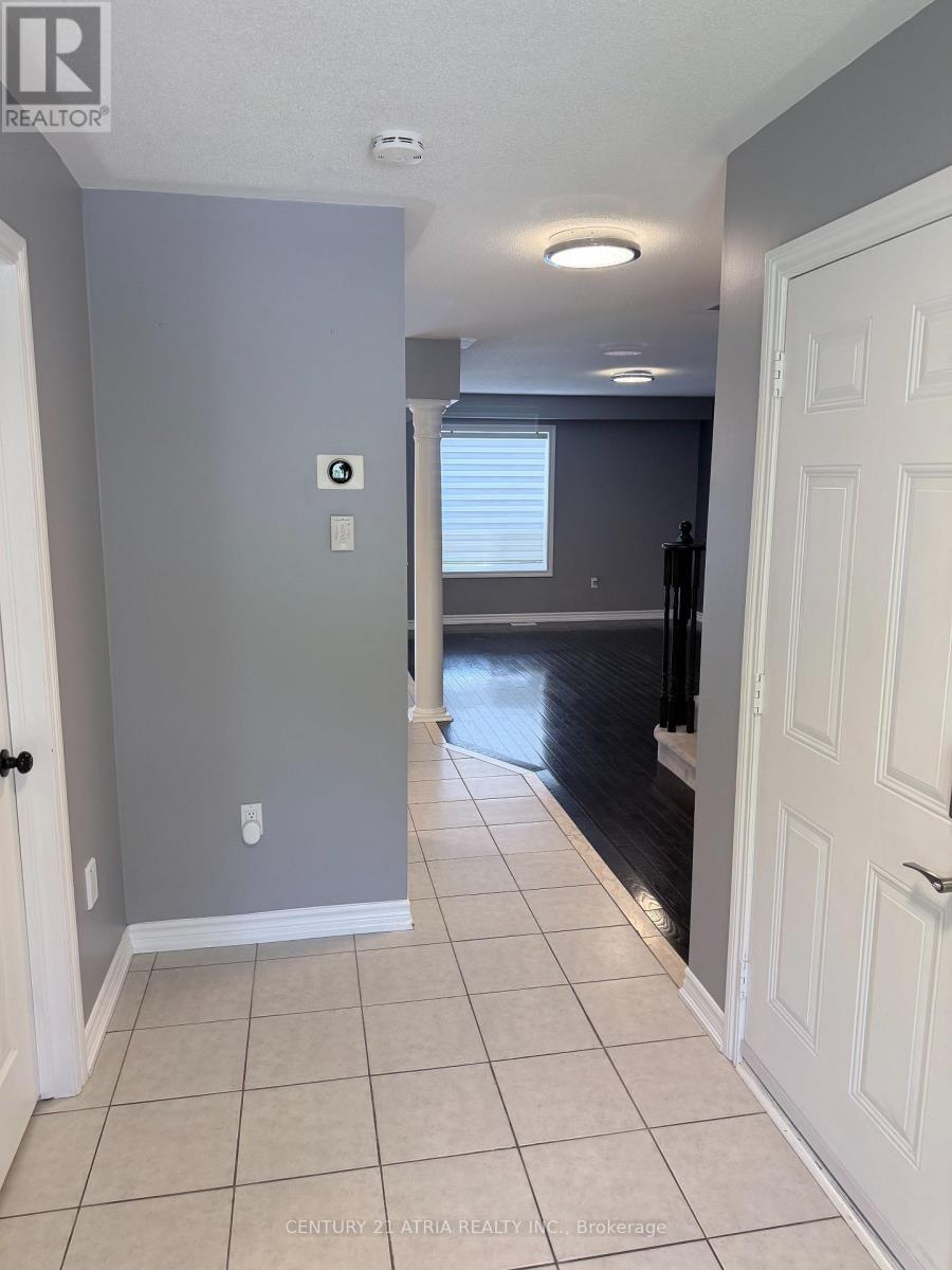 43 Redfern Crescent, Clarington, Ontario  L1C 5G8 - Photo 3 - E13756000