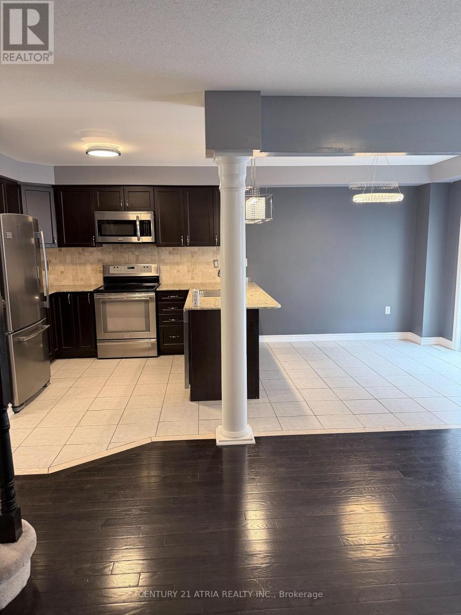 43 Redfern Crescent, Clarington, Ontario  L1C 5G8 - Photo 5 - E13756000