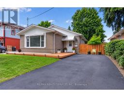 8 LENECK AVENUE, Brampton, Ontario