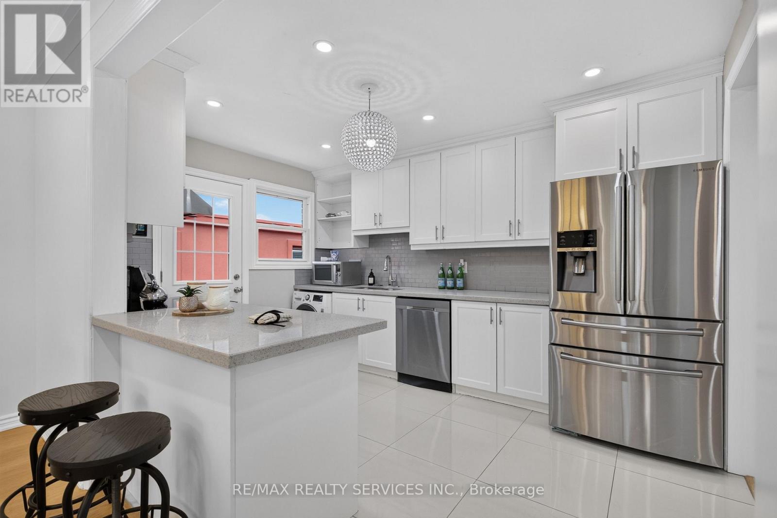 8 Leneck Avenue, Brampton, Ontario  L6X 2A7 - Photo 13 - W13754666
