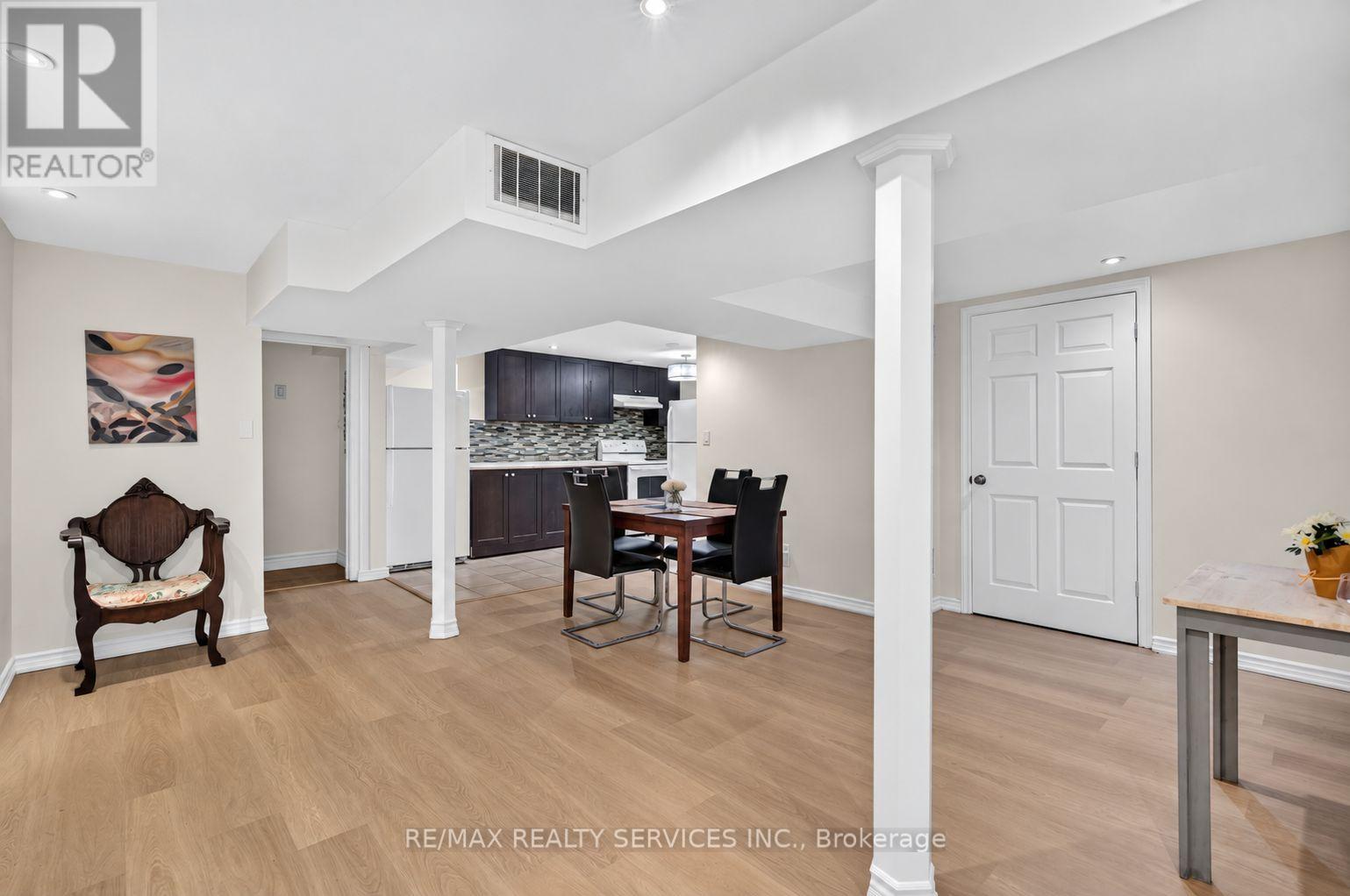 8 Leneck Avenue, Brampton, Ontario  L6X 2A7 - Photo 30 - W13754666
