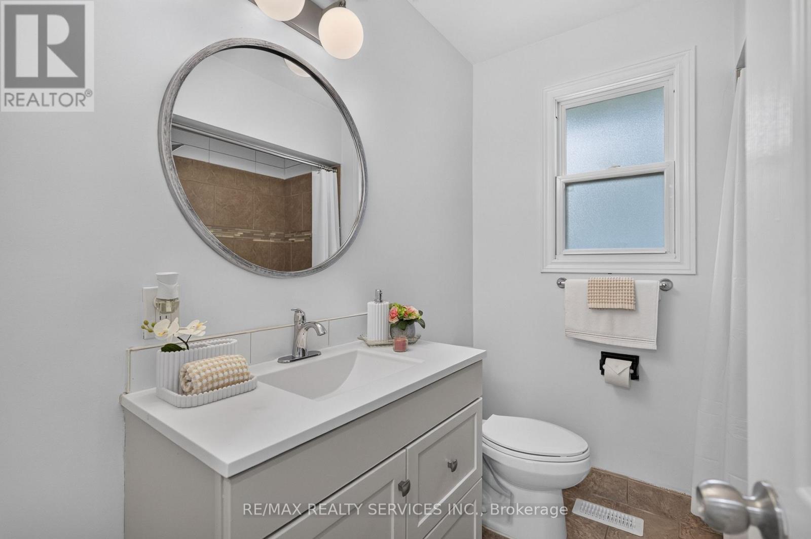 8 Leneck Avenue, Brampton, Ontario  L6X 2A7 - Photo 25 - W13754666