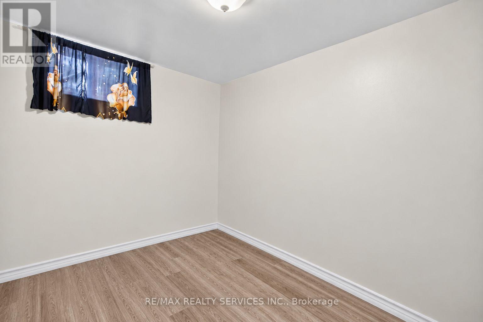 8 Leneck Avenue, Brampton, Ontario  L6X 2A7 - Photo 34 - W13754666