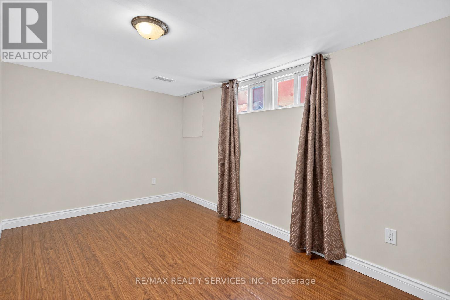 8 Leneck Avenue, Brampton, Ontario  L6X 2A7 - Photo 38 - W13754666