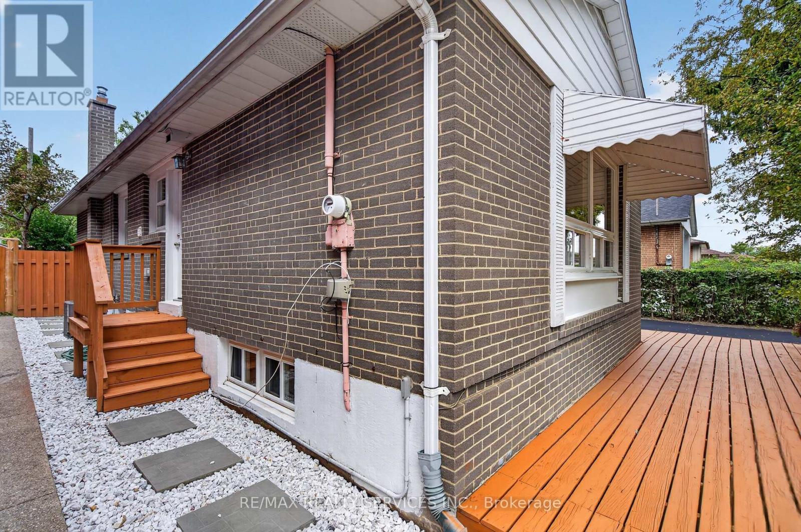8 Leneck Avenue, Brampton, Ontario  L6X 2A7 - Photo 42 - W13754666