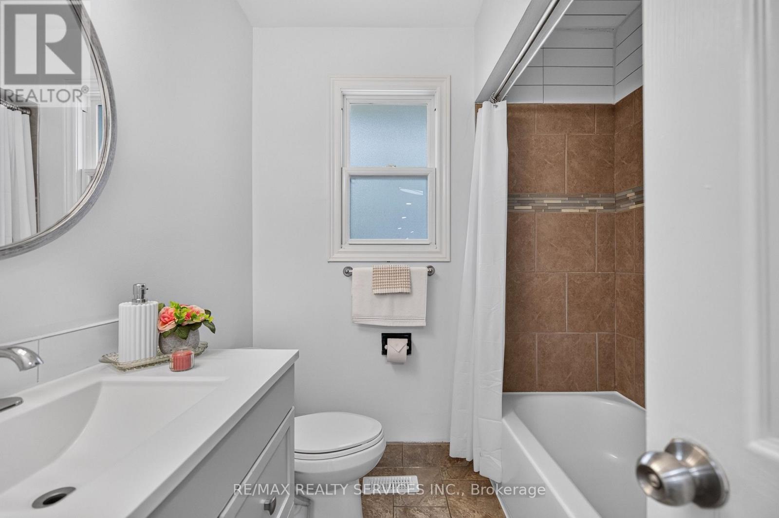 8 Leneck Avenue, Brampton, Ontario  L6X 2A7 - Photo 26 - W13754666