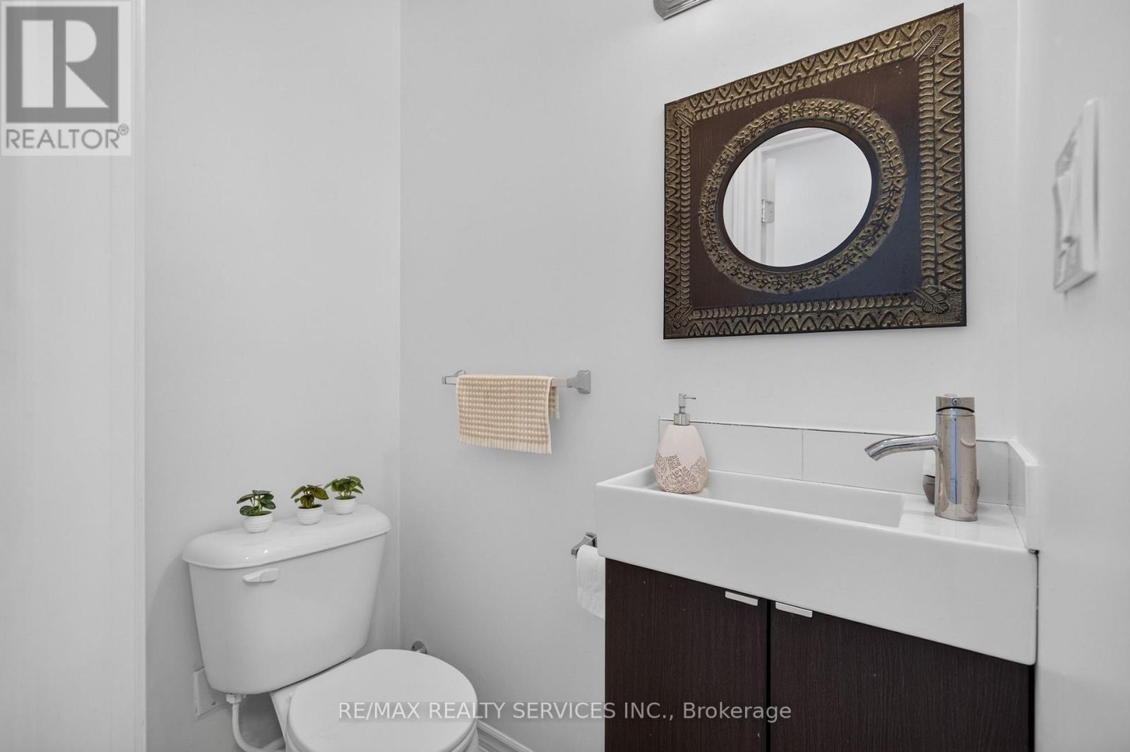 8 Leneck Avenue, Brampton, Ontario  L6X 2A7 - Photo 18 - W13754666