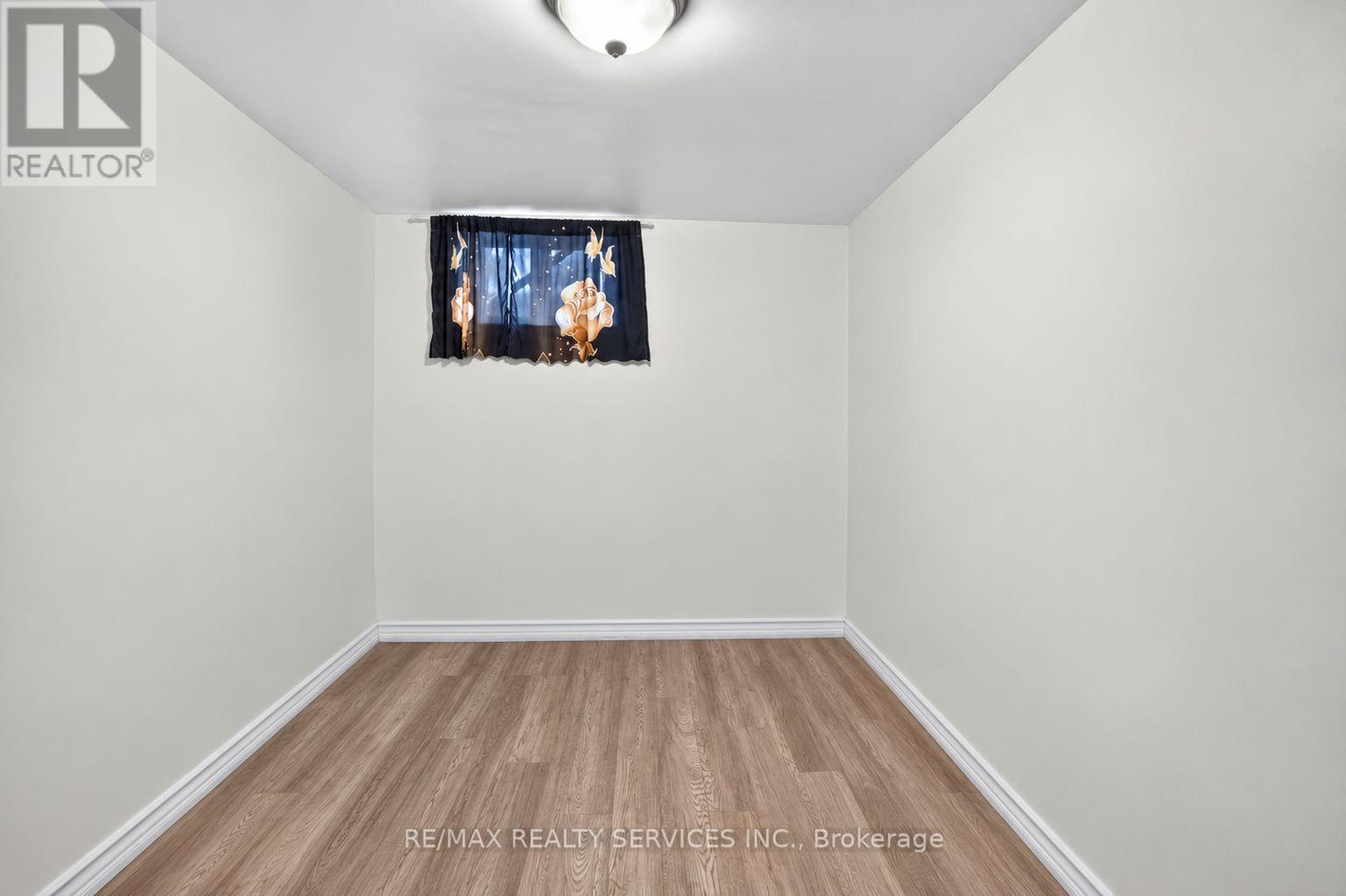 8 Leneck Avenue, Brampton, Ontario  L6X 2A7 - Photo 33 - W13754666