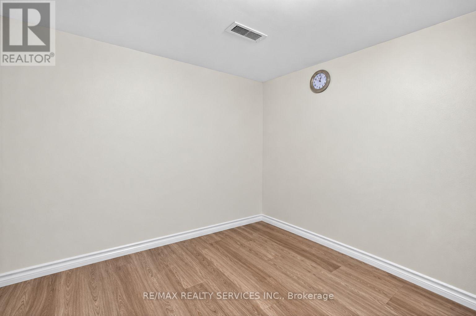 8 Leneck Avenue, Brampton, Ontario  L6X 2A7 - Photo 35 - W13754666