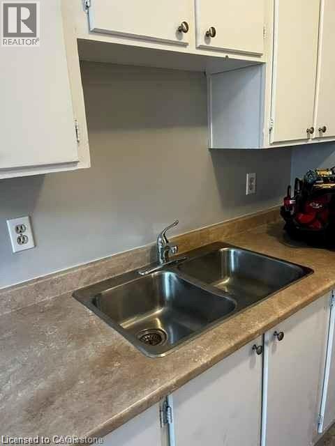 529 Parkside Drive Unit# 7, Waterloo, Ontario  N2L 4X7 - Photo 3 - 40845949