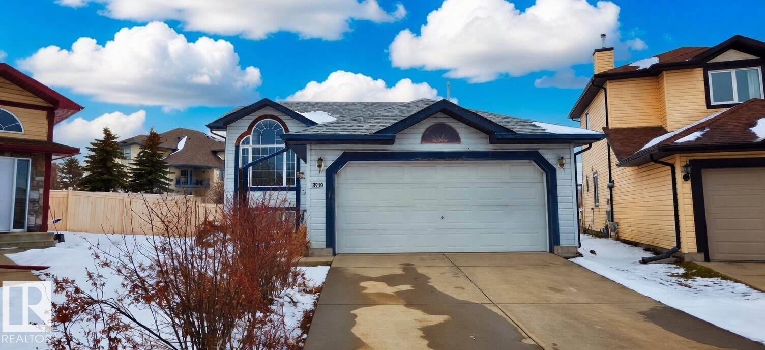 9218 163 AV NW, Edmonton, Alberta