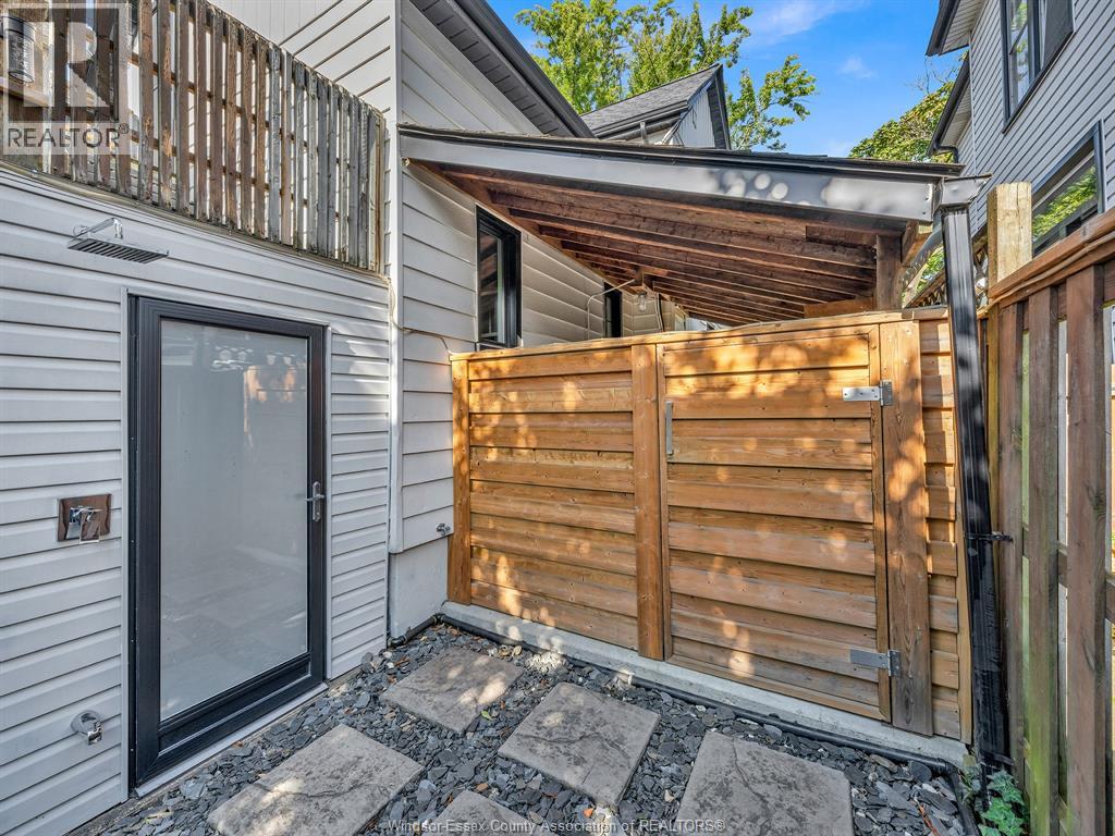 709-711 Kildare Road, Windsor, Ontario  N8Y 3H1 - Photo 4 - 26021905