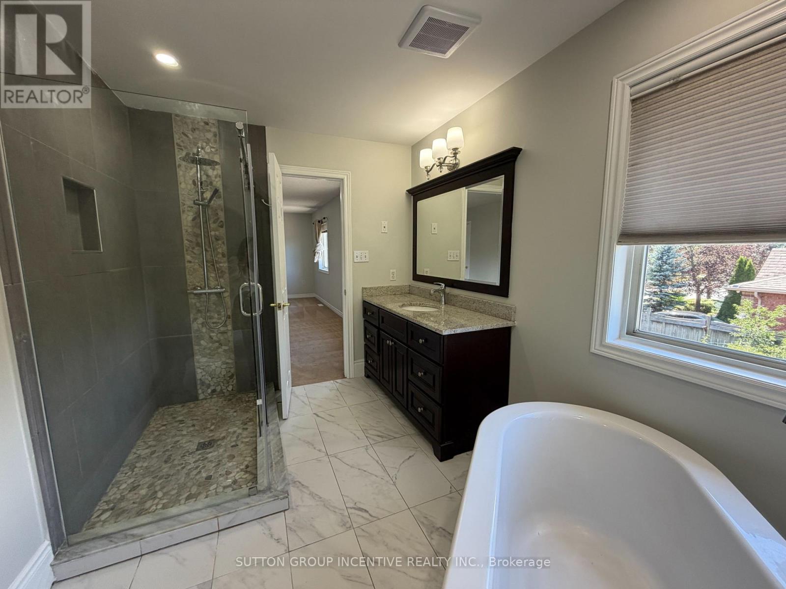 1 Buman Court, Barrie, Ontario  L4N 0L3 - Photo 17 - S13755932