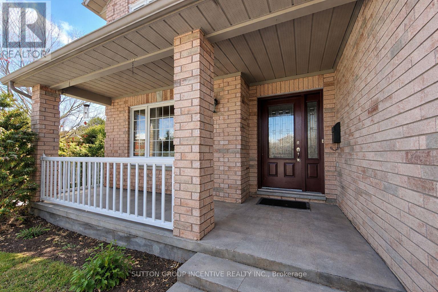 1 Buman Court, Barrie, Ontario  L4N 0L3 - Photo 3 - S13755932